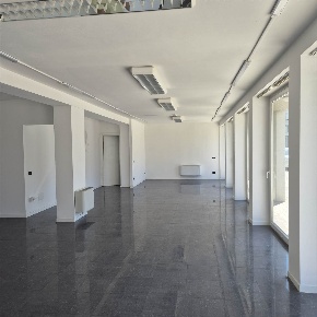 Foto Negozio a Padova Arcella - Sant'Antonino di 140 m² in vendita