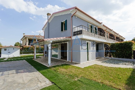 Foto Villa a schiera a Piove di Sacco di 85 m² con 4 locali in vendita