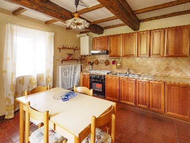 Foto Villa a schiera a Montefiorino di 216 m² con 8 locali in vendita
