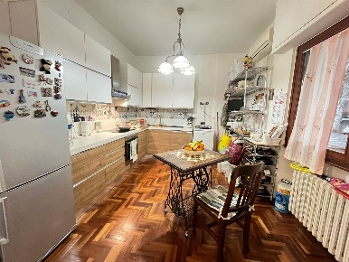 Foto Appartamento in Viale Volta, Firenze Campo di Marte di 120 m²