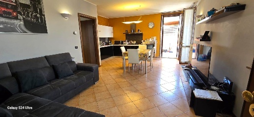 Foto Appartamento a Viadana Centro di 95 m² con 3 locali in vendita