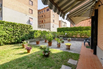 Foto Appartamento a Siena Fuori Porta Pispini di 90 m² con 6 locali