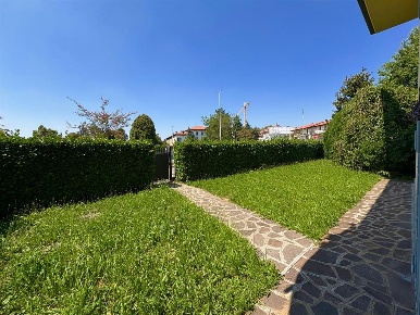 Foto Appartamento in VIA GIUSEPPE BAZZINI, Carnate di 150 m² con 4 locali