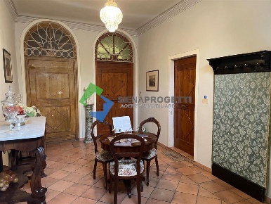 Foto Appartamento in Via Lucherini, Siena Provenzano di 138 m² con 5 locali