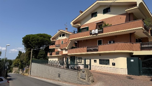 Foto Appartamento in via vascarelle, Albano Laziale Centro di 120 m²