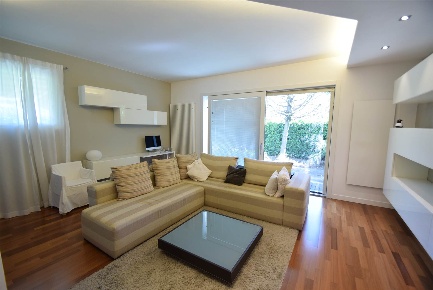 Foto Case semi ndipendenti a Gossolengo Centro di 179 m² con 3 locali