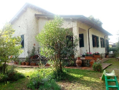 Foto Villa unifamiliare a Massa Bondano - Partaccia di 150 m² con 6 locali