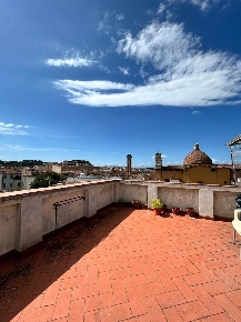 Foto Appartamento a Firenze Santa Maria Novella di 90 m² con 4 locali