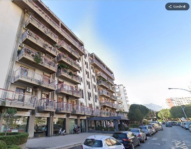 Foto Appartamento in via campolo 49, Palermo Malaspina di 175 m² in vendita