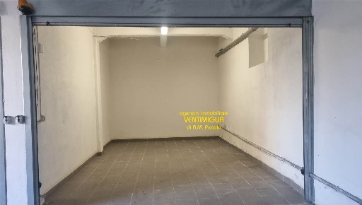 Foto Garage in Corso Genova  34, Ventimiglia Centro Città di 23 m²