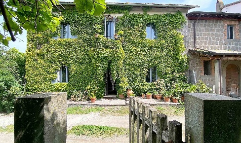 Foto Casa indipendente a Montefiascone di 120 m² con 4 locali in vendita