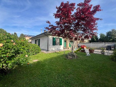 Foto Villa unifamiliare a Mortara Centro di 120 m² con 3 locali in vendita