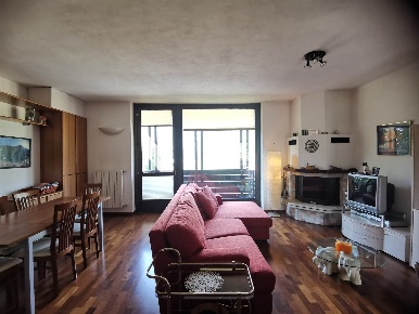 Foto Appartamento in Via Valeriana, Caiolo di 132 m² con 8 locali