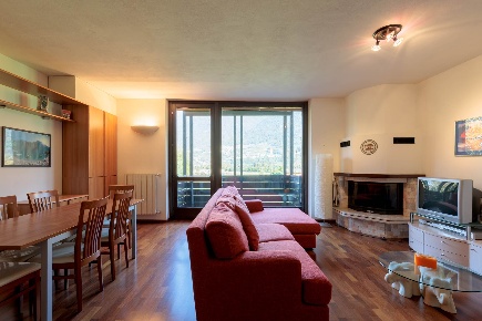 Foto Appartamento in Via Valeriana, Caiolo di 132 m² con 8 locali