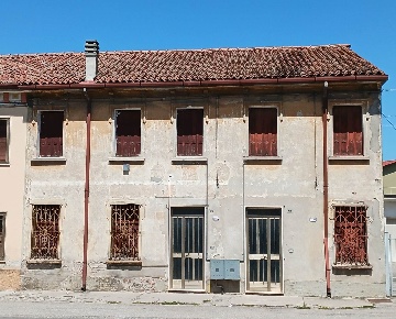 Foto Case semi ndipendenti a Sorgà Bonferraro di 270 m² con 10 locali