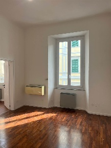 Foto Appartamento a Ancona Centro Storico di 120 m² con 4 locali in vendita
