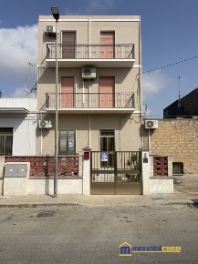 Foto Appartamento in via Pietro Nenni, Pachino Centro di 80 m² con 3 locali