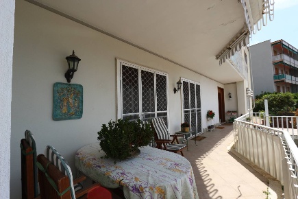 Foto Appartamento in via delle rose, Ospedaletti di 195 m² con 8 locali
