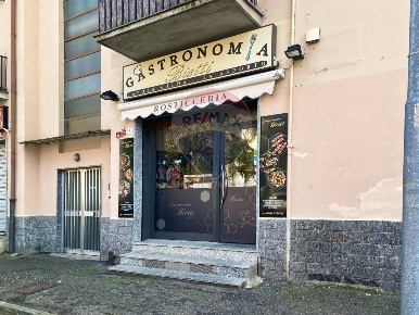 Foto Locale commerciale in Piazzale del Crosione, Pavia Crosione di 76 m²