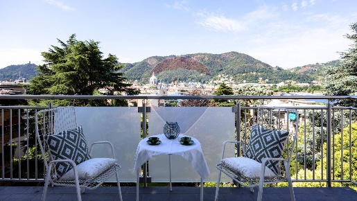 Foto Appartamento a Como Valduce - Crispi di 167 m² con 4 locali in vendita