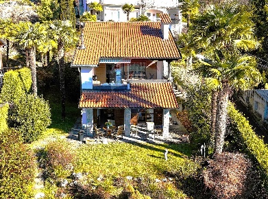Foto Villa bifamiliare in via marconi, Agra di 206 m² con 6 locali