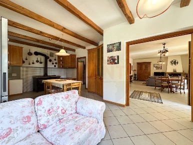 Foto Villa unifamiliare in Via San Defendente, Acqui Terme di 297 m²