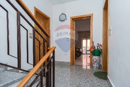 Foto Appartamento in Via Cardinale Saverio De Luca, Bronte di 115 m²