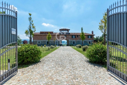 Foto Rustico in Strada per san Cristoforo, Capriata d'Orba di 1000 m²