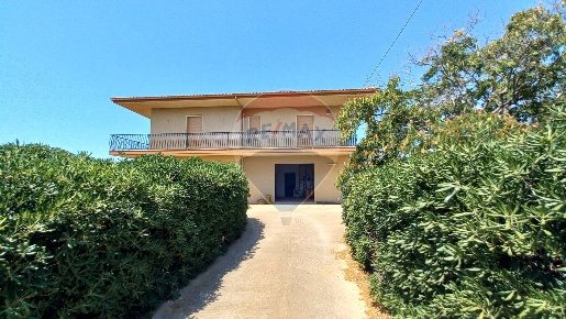 Foto Villa singola in contrada Boscorotondo, Scicli di 380 m² con 10 locali