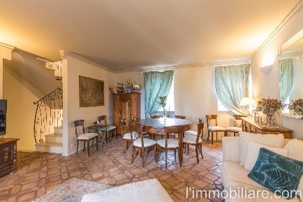 Foto Casa indipendente in Via Caovilla, Verona Parona di 270 m² in vendita