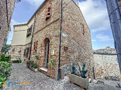 Foto Casa indipendente in VIA MORELLI, Montalto delle Marche Centro