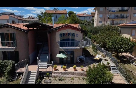Foto Appartamento in Via don aldo montesi, Morro d'Alba Centro di 70 m²