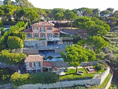 Foto Villa singola in Via Conca Verde, Bordighera di 424 m² con 14 locali