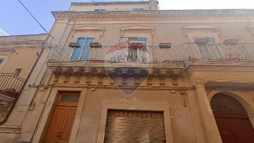 Foto Casa indipendente in via vittorio emanuele, Chiaramonte Gulfi Centro