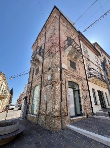 Foto Locale commerciale in corso bandiera, Lanciano di 90 m² con 4 locali