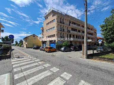 Foto Appartamento in Via Silvio Pellico, Magenta Centro di 102 m²