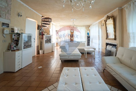 Foto Casa indipendente in Frazione Costa, Arcevia di 114 m² con 10 locali