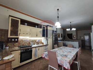Foto Appartamento in Via Leonardo da Vinci, Sortino di 116 m² con 6 locali