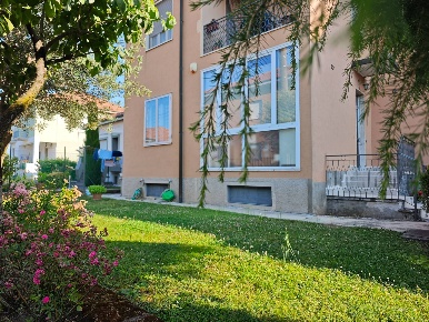 Foto Appartamento in Via Caligaris, Bernareggio Villanova di 122 m²
