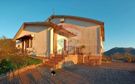 Foto Appartamento a Arcevia Santa Croce di 180 m² con 10 locali in vendita