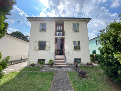 Foto Casa indipendente in Via Copparo, Ferrara Via Pomposa di 250 m²