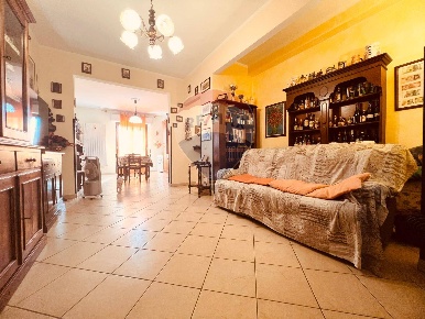 Foto Appartamento a Cecina Cecina Centro di 101 m² con 4 locali in vendita