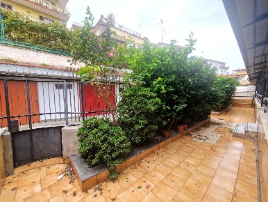 Foto Appartamento in via emilio scaglione, Napoli Chiaiano di 130 m²