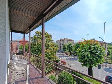 Foto Appartamento in baracca, Arona Centro di 75 m² con 2 locali in vendita