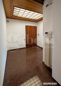 Foto Appartamento in Via mameli 27, Macerata Centro di 140 m² con 5 locali
