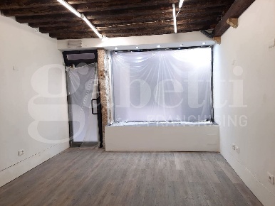 Foto Negozio in Santa Croce, Venezia Santa Croce di 21 m² con 1 locali