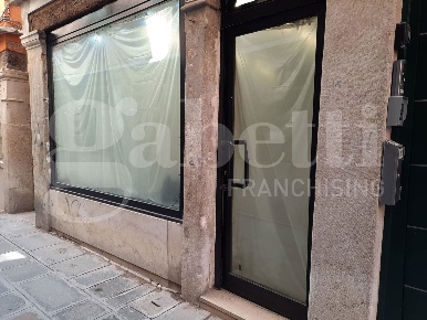 Foto Negozio in Santa Croce, Venezia Santa Croce di 20 m² con 1 locali