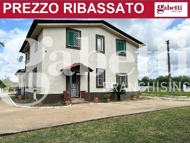 Foto Casa indipendente in Via Eschido 40, Latina Borgo Carso di 140 m²