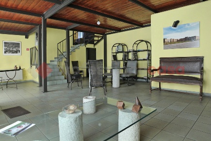 Foto Ufficio in milano, Arona Centro di 243 m² con 6 locali in vendita