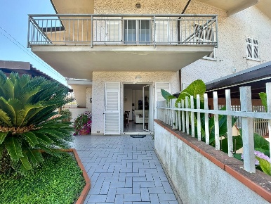 Foto Appartamento a Fosdinovo Borghetto Melara di 154 m² con 6 locali